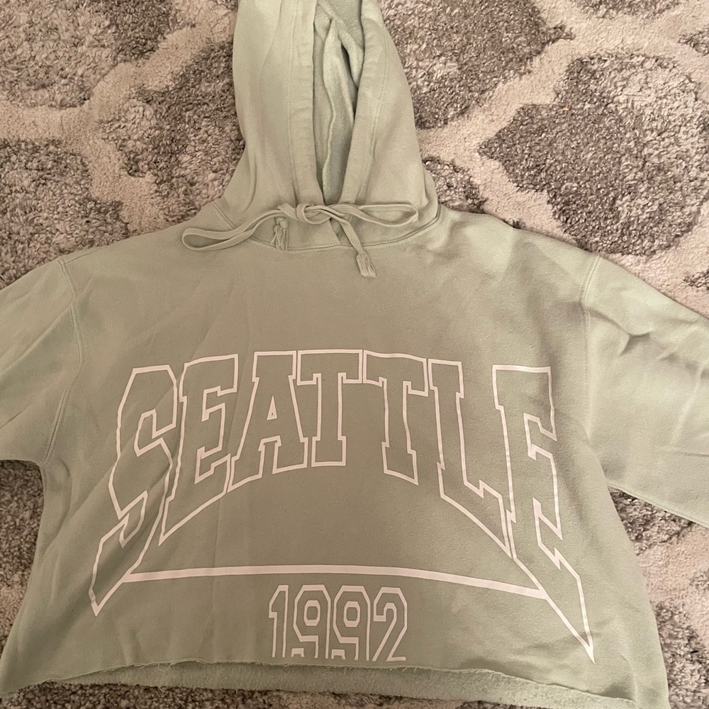 Cropped Seattle Hoodie